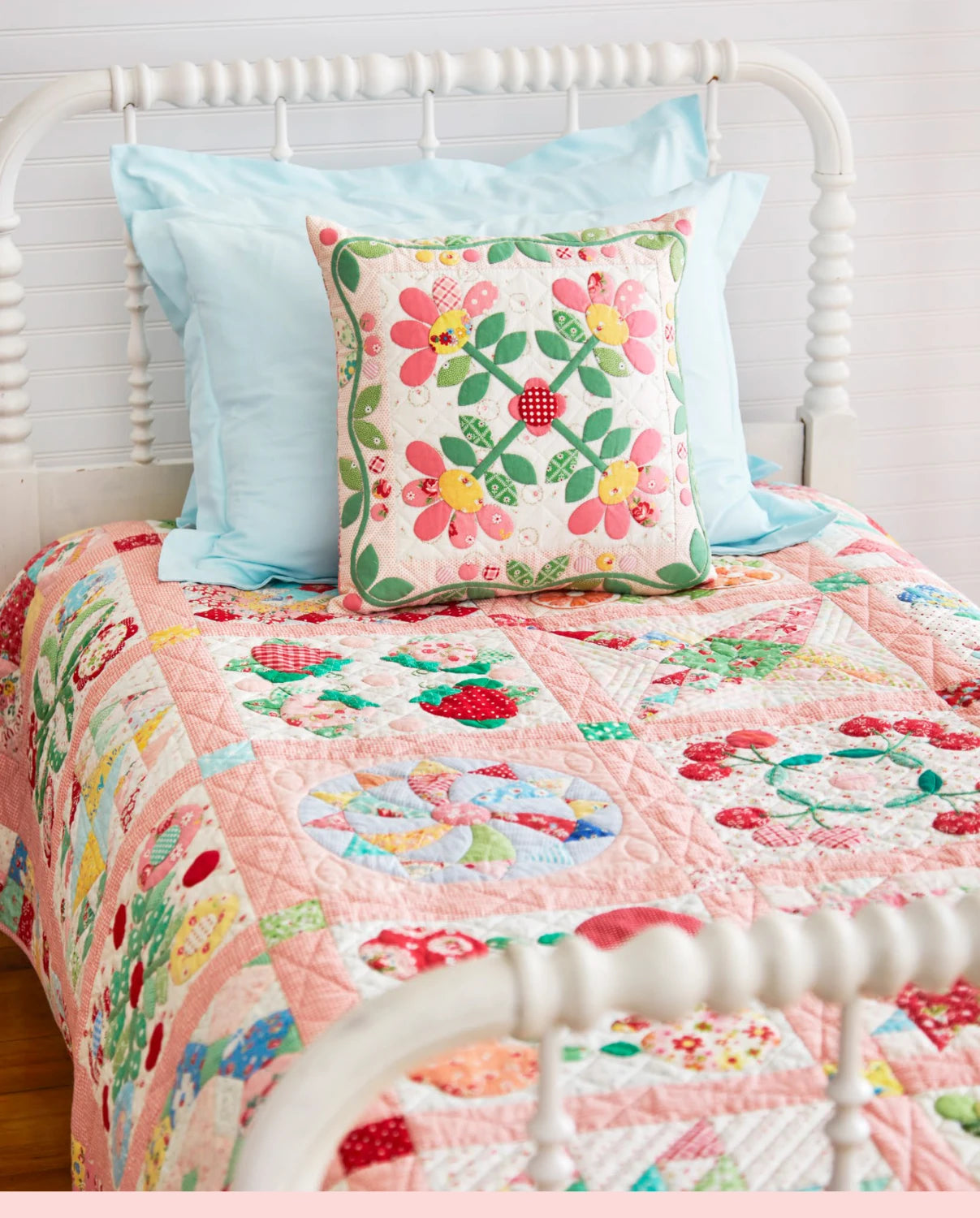 The Vintage Flower Sampler Quilt Book